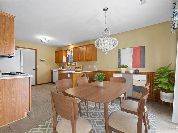 5th image of 4110 Three Oaks Dr