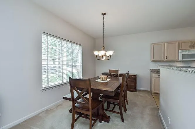 Building Photo - 1011 Woodview Ct