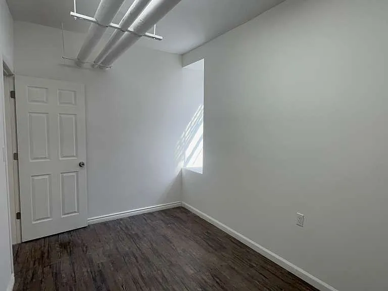 240 E 175th St #G33 — Photo 2