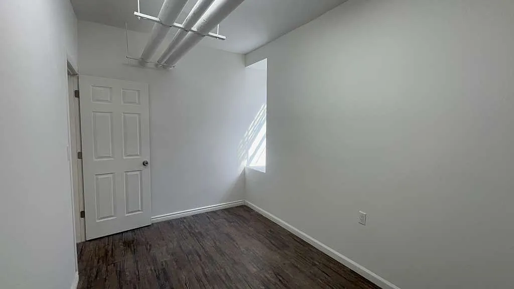 Building Photo - 240 E 175th St #G3