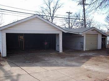 3rd image of 3910 Loughborough Ave