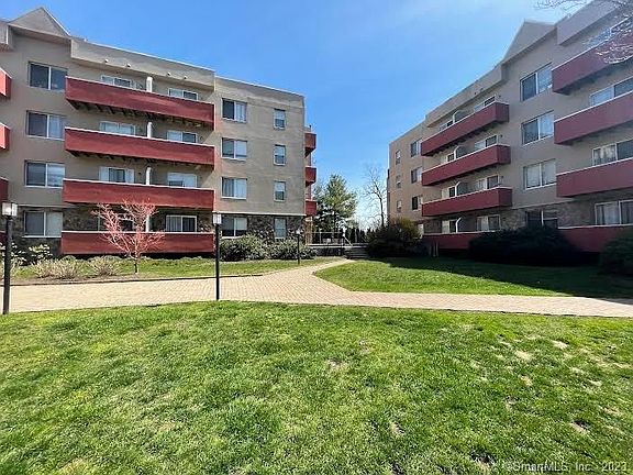 3rd image of 93A Richards Ave #301