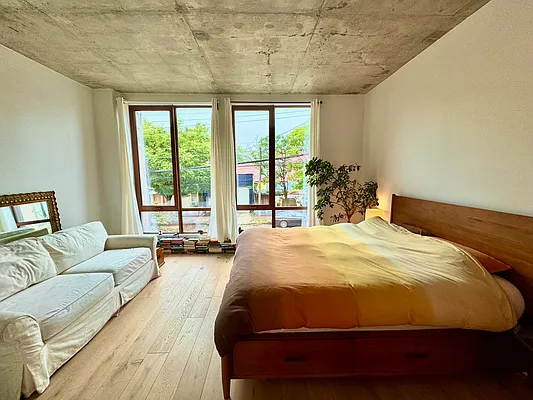 Rented by Realty Collective | media 6