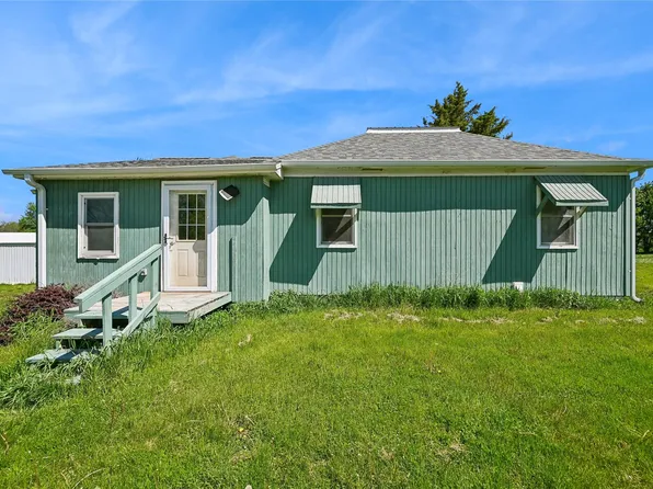 873 Paralta Rd, Springville, IA 52336