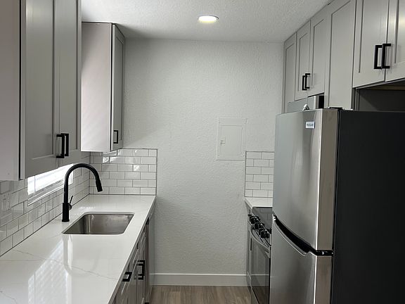 2nd image of 444 W 6th Pl APT 205