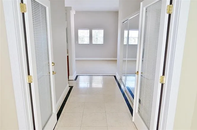 4 bed, 2803 sqft, $8,000 — Photo 4