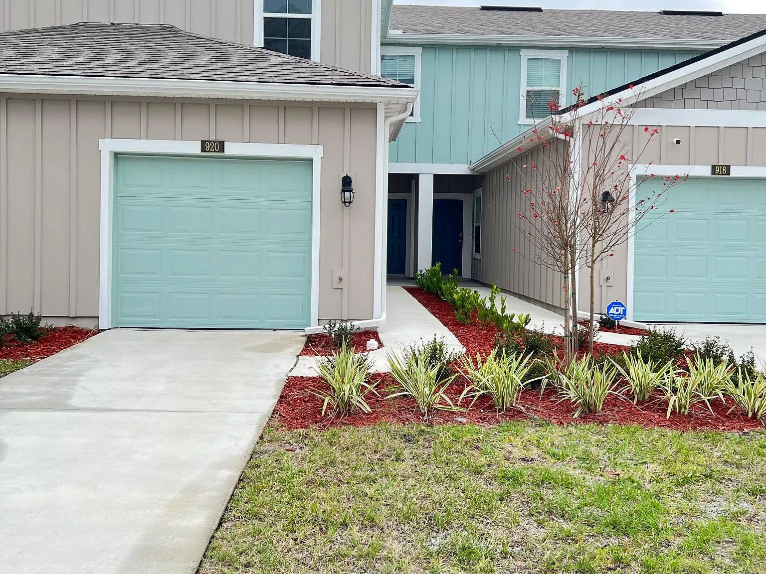 3 bed, 2.5 bath, 1502 sqft, $1,850 — Photo 1