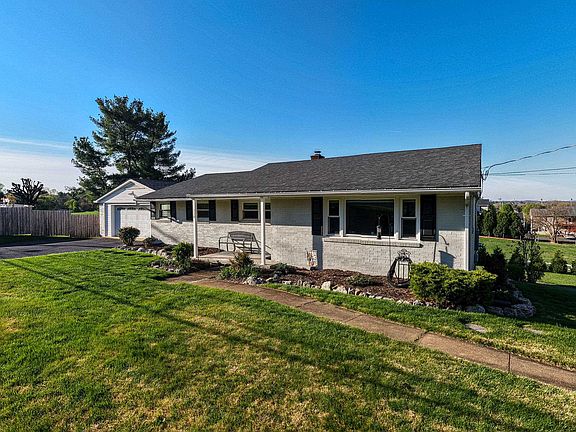 2nd image of 110 Oakwood Dr