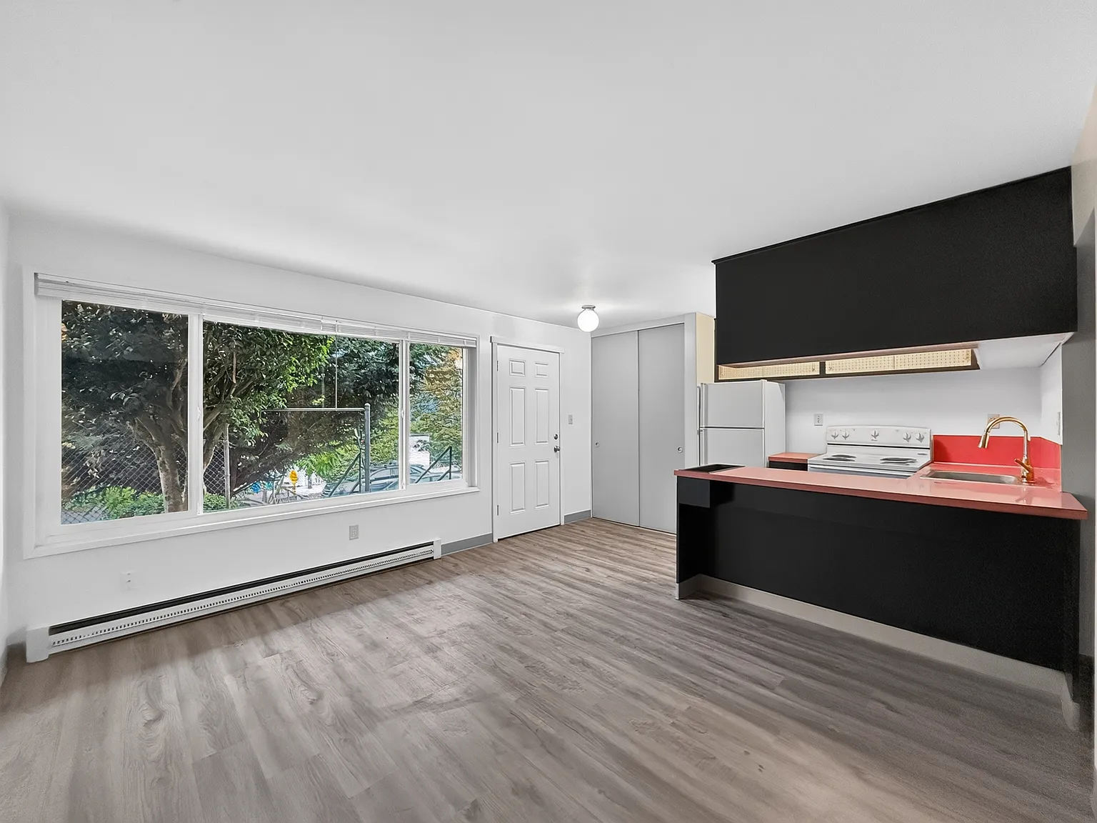 1320 14th Avenue South // Garden Apartments — Photo 4
