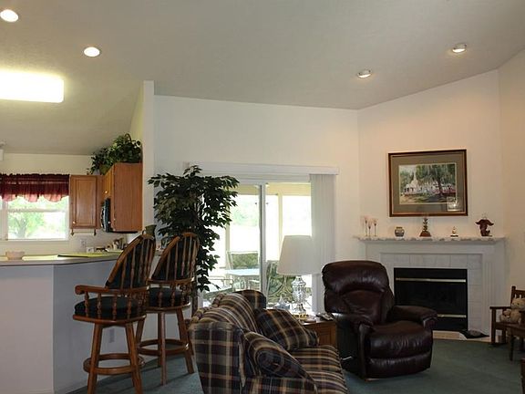 Floor plan is open-great room, kitchen & dining