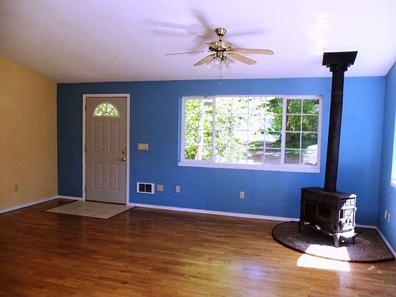 5th image of 21904 Crest Ln SE