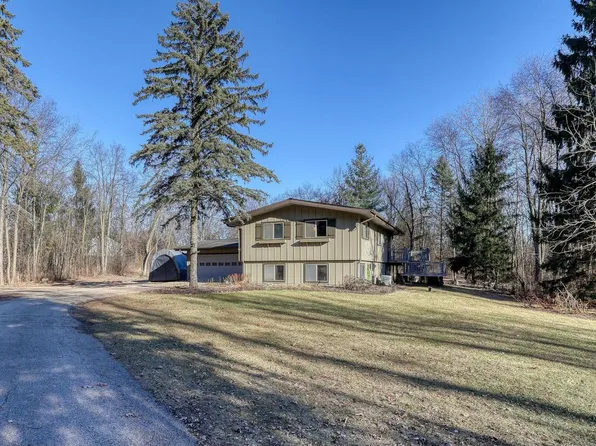 W399S3971 Fox Hill DRIVE, Dousman, WI 53118