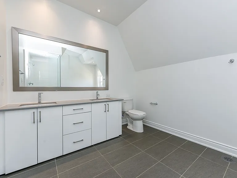 1145 Ossington Ave — Photo 13
