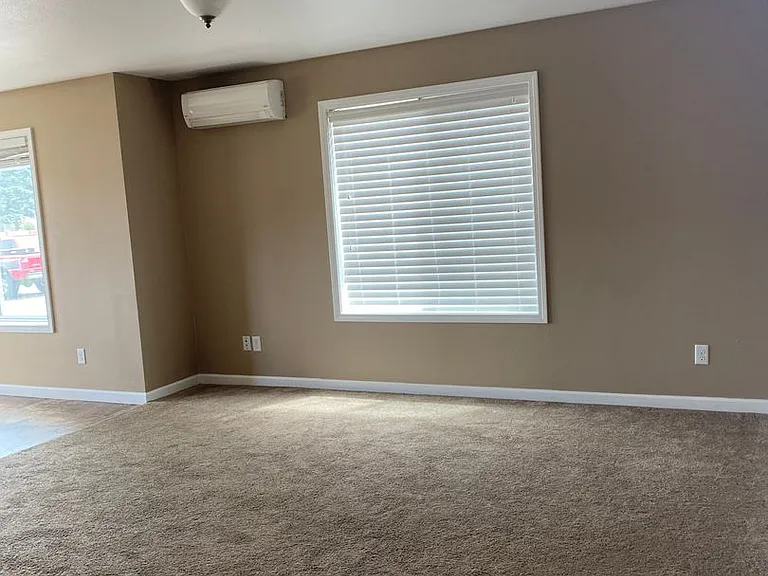 Crossfire Apartments — Photo 2