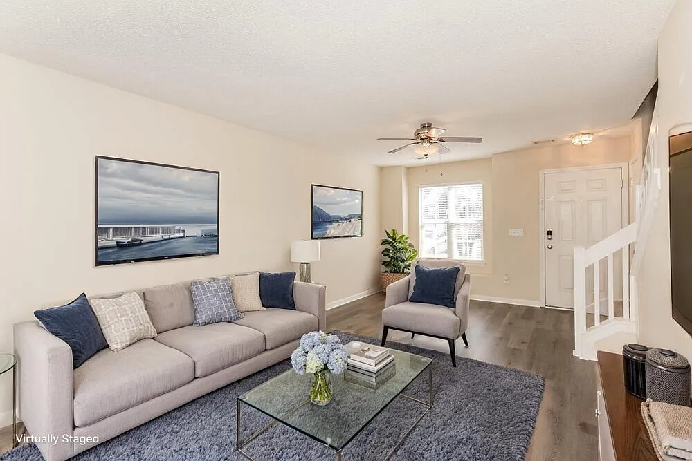 2 bed, 1.5 bath, 1030 sqft, $1,670 — Photo 4