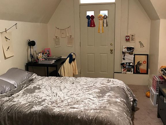 Second bedroom with door to deck