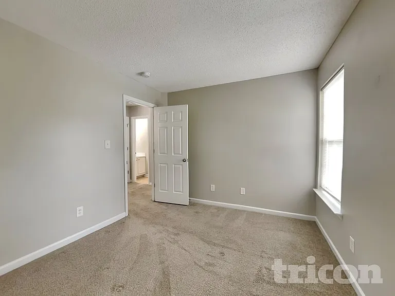 4812 Silverdene St — Photo 12