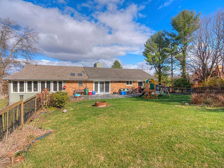 202 Fincastle Dr — Photo 20