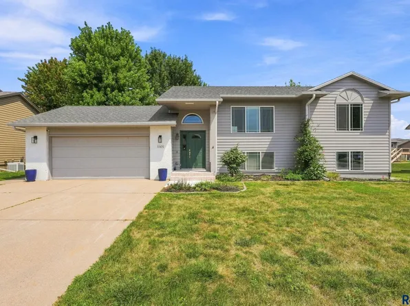 4404 E Steeple Cir, Sioux Falls, SD 57103