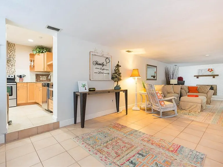 4206 W Wisconsin Ave — Photo 17