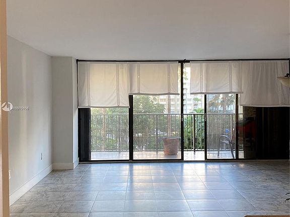 5th image of 1450 Brickell Bay Dr APT 314