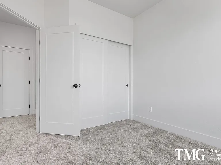 Vintage Park Townhomes — Photo 12