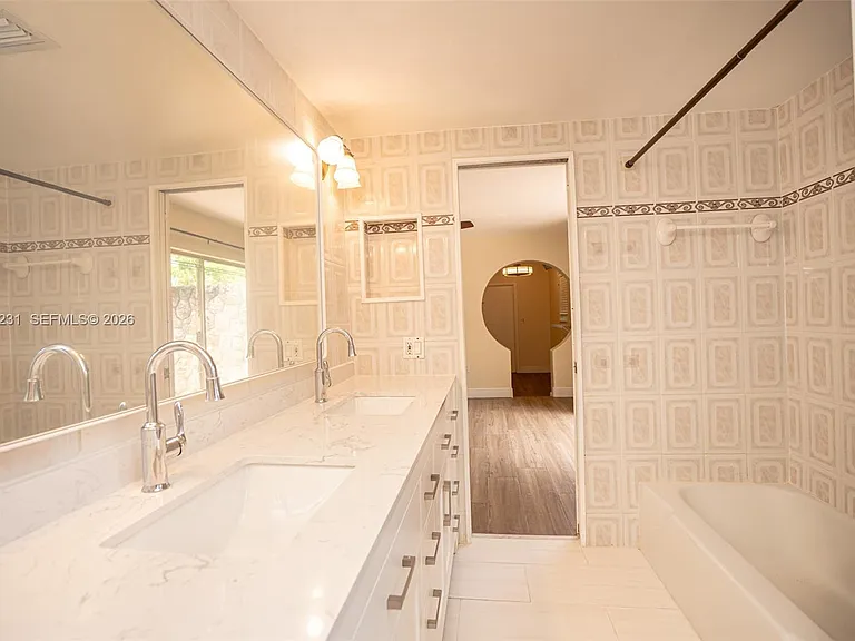 5613 Pierce St — Photo 24