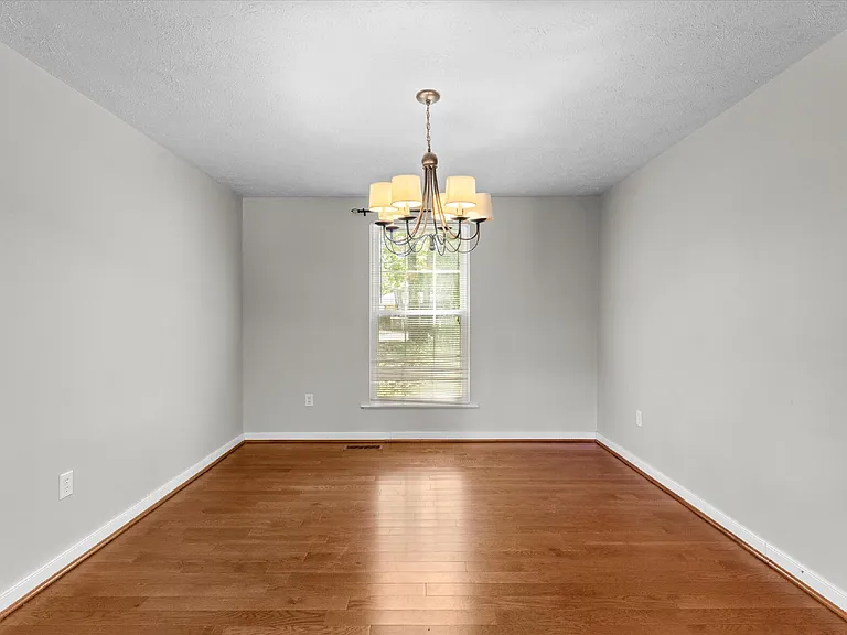 3513 Castlebury Dr — Photo 8