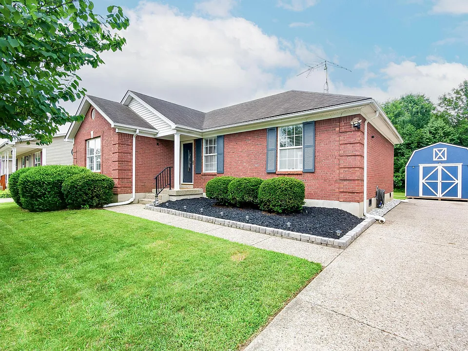 219 River Oaks Dr