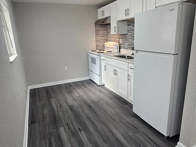 101 S Forest St #5 — Photo 3