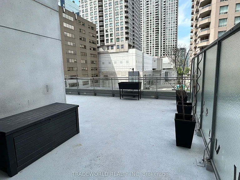 21 Hillcrest Ave #501 — Photo 8