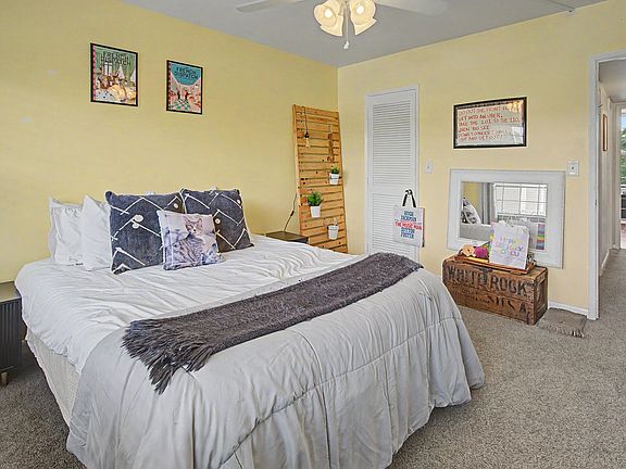 5th image of 3930 Oaks Clubhouse Dr