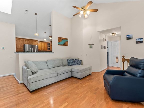 5th image of 41 Bradford Commons Ln #41