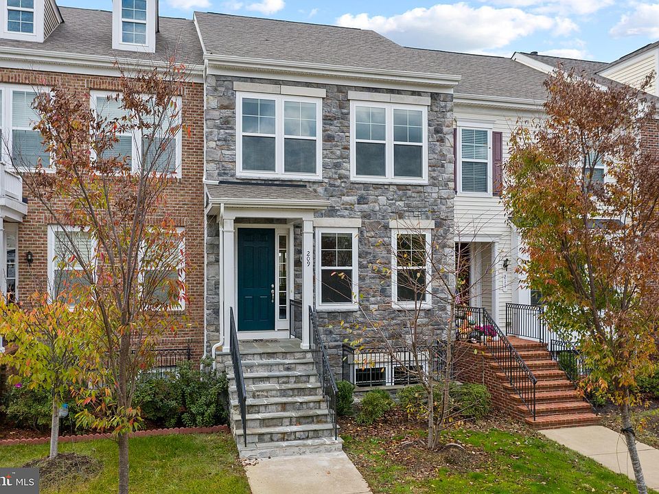 1st image of 209 Apricot St