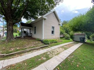 147 W Church St, Mount Airy, NC 27030