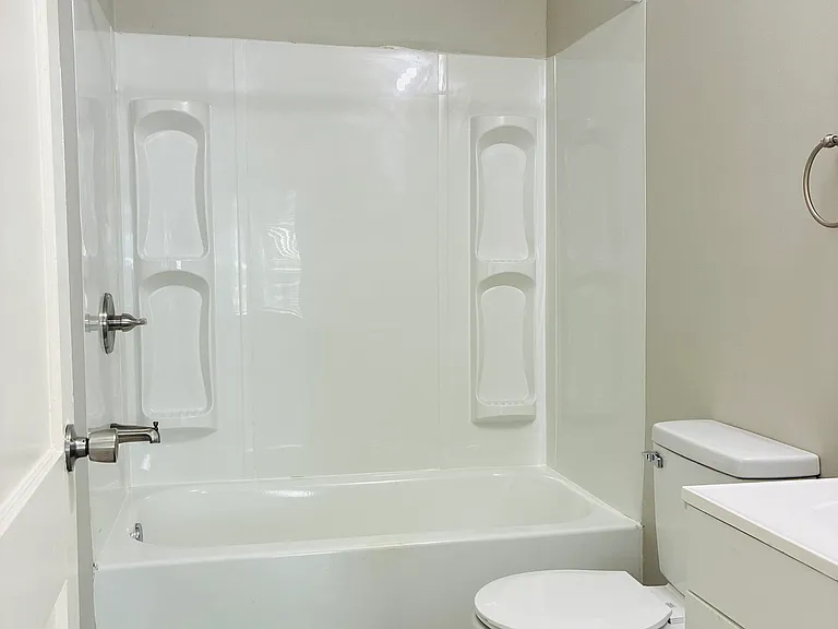 1030 Caldwell St — Photo 10