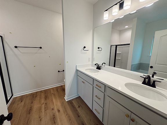 5th image of 201 Tatum Ln