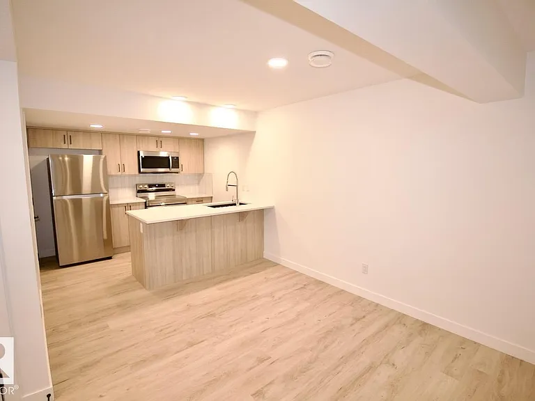 6324 27th Ave SW — Photo 3