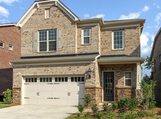 8423 Garden View Dr, Charlotte, NC 28277