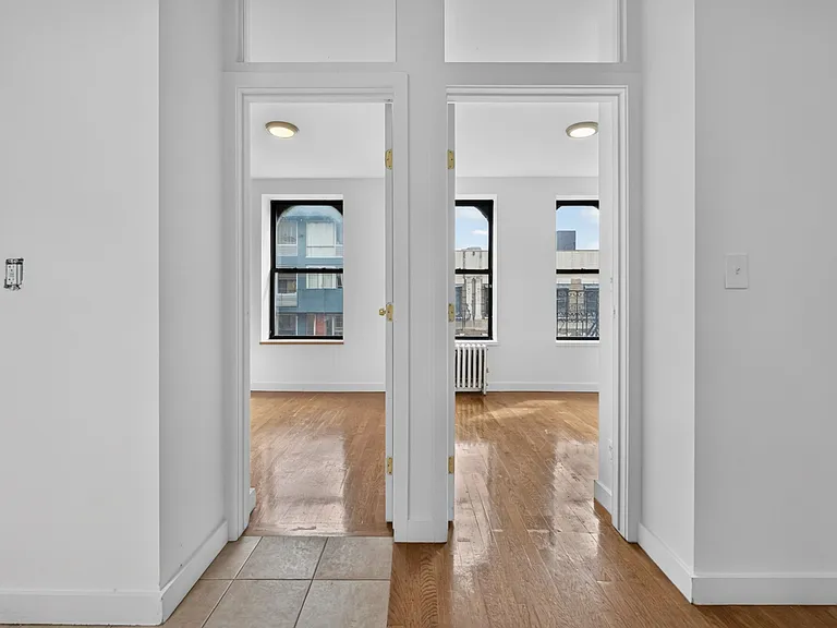 631 E 11th St #24 — Photo 11