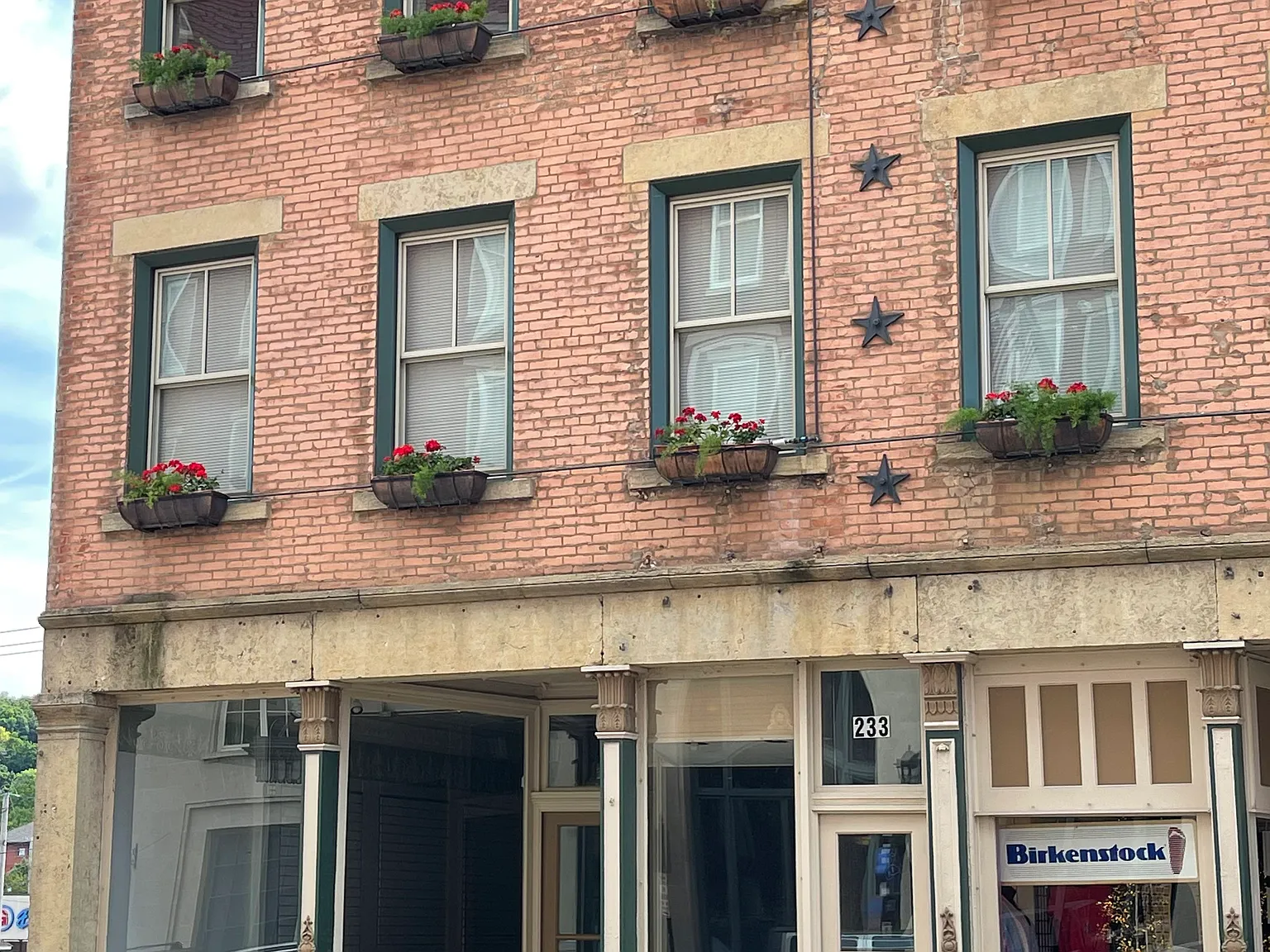 2 bed, $1,950 — Photo 1