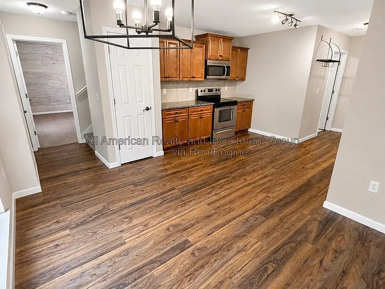 2271 Lewis St — Photo 4