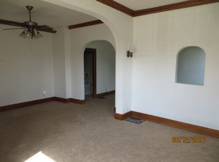 214 N Maple St, Sycamore, IL 60178