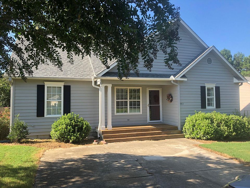 3 bedroom, 2 bath I quiet cul-de-sac