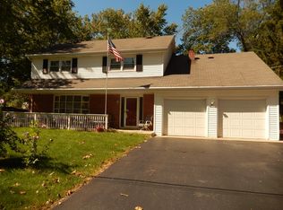 111 W Circle Dr, Lockport, IL 60441