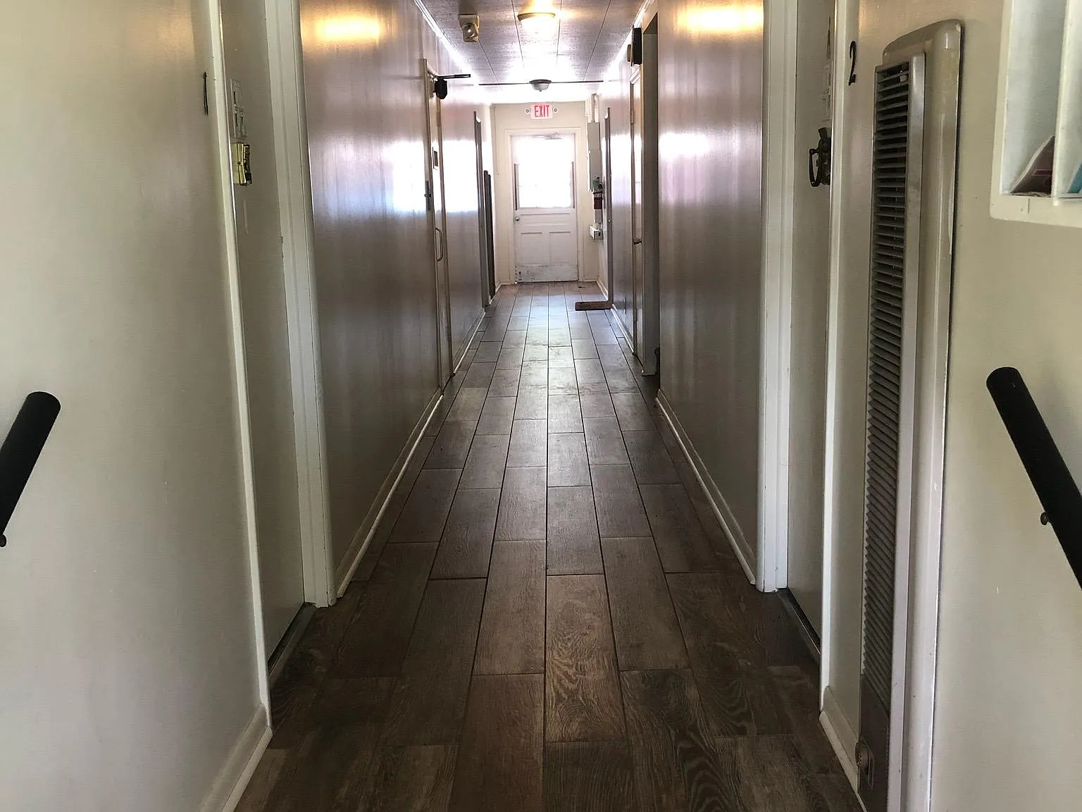 670 N Beard St - Unit 8 — Photo 3