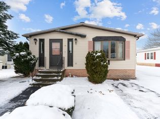 14 Castle Rd, Attleboro, MA 02703