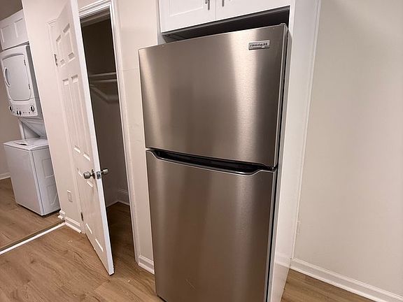 2nd image of 4 William St #1S
