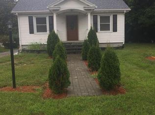 21 Oak St, Ashaway, RI 02804