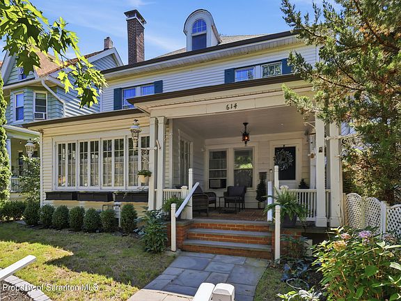 3rd image of 614 Taylor Ave